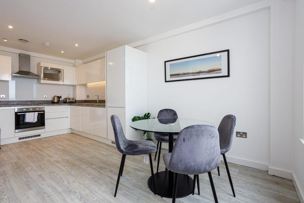 Contemporary 2 Bedroom Duplex In Salford Manchester Buitenkant foto
