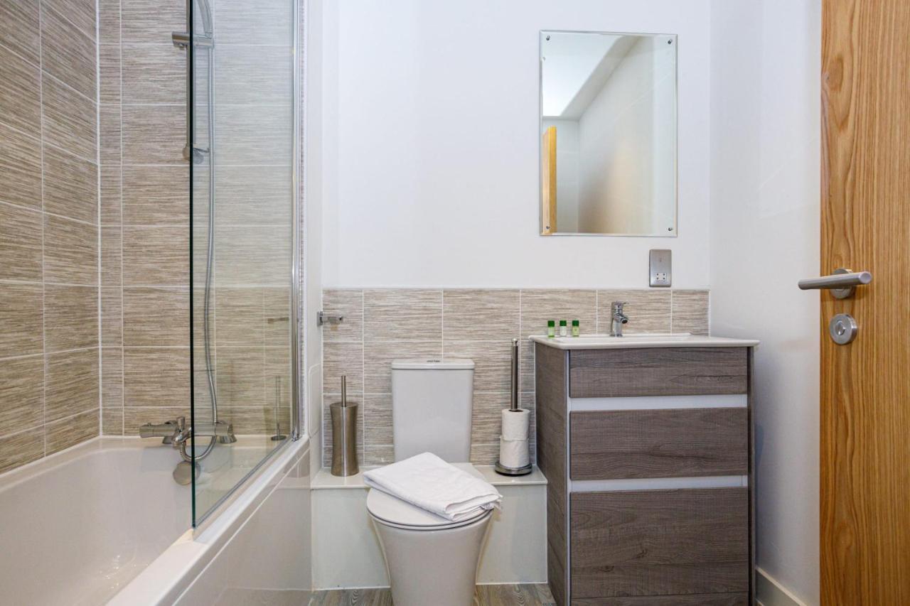 Contemporary 2 Bedroom Duplex In Salford Manchester Buitenkant foto